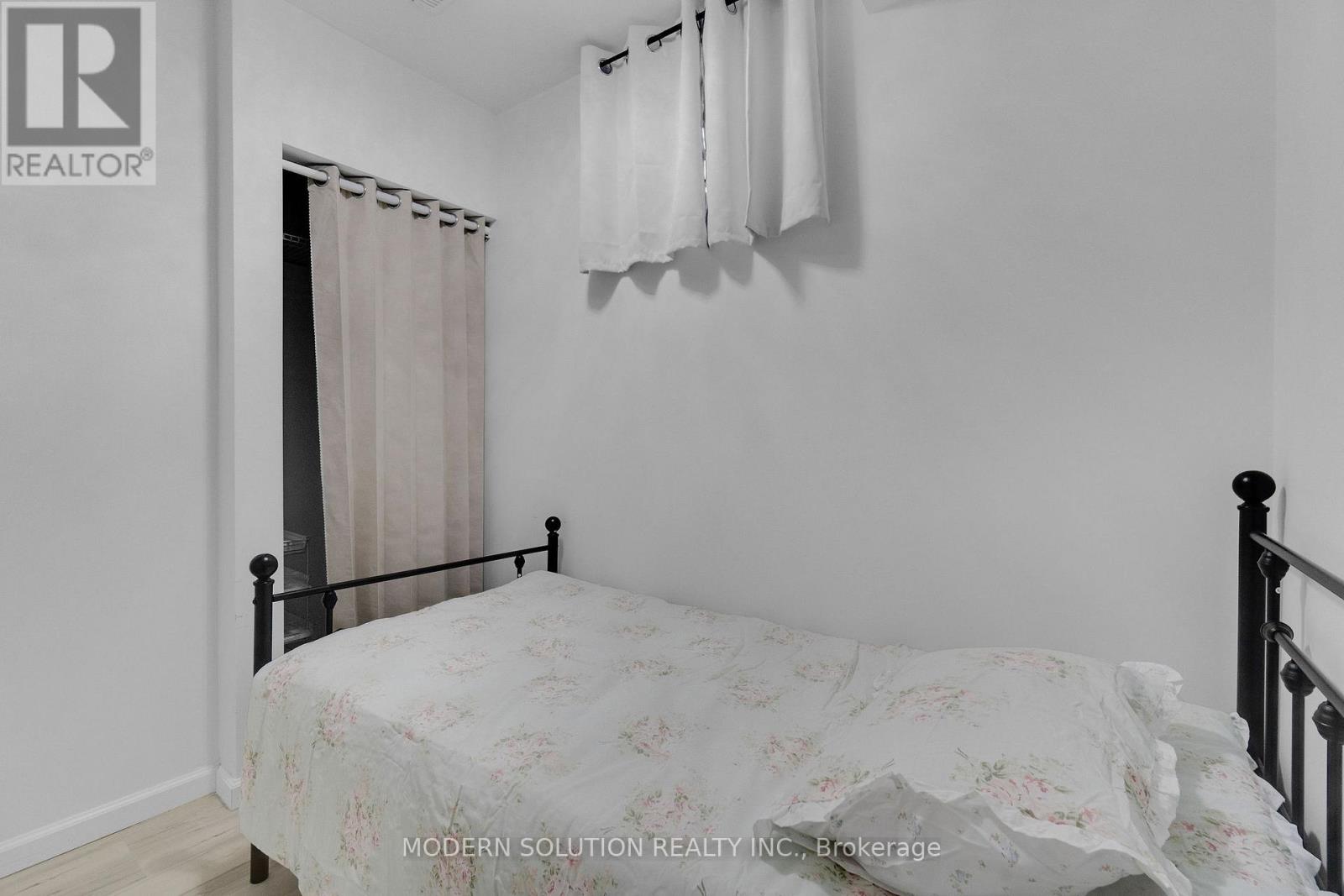 Lower - 66 Silverthorn Avenue, Toronto, Ontario  M6N 3J8 - Photo 15 - W12795628