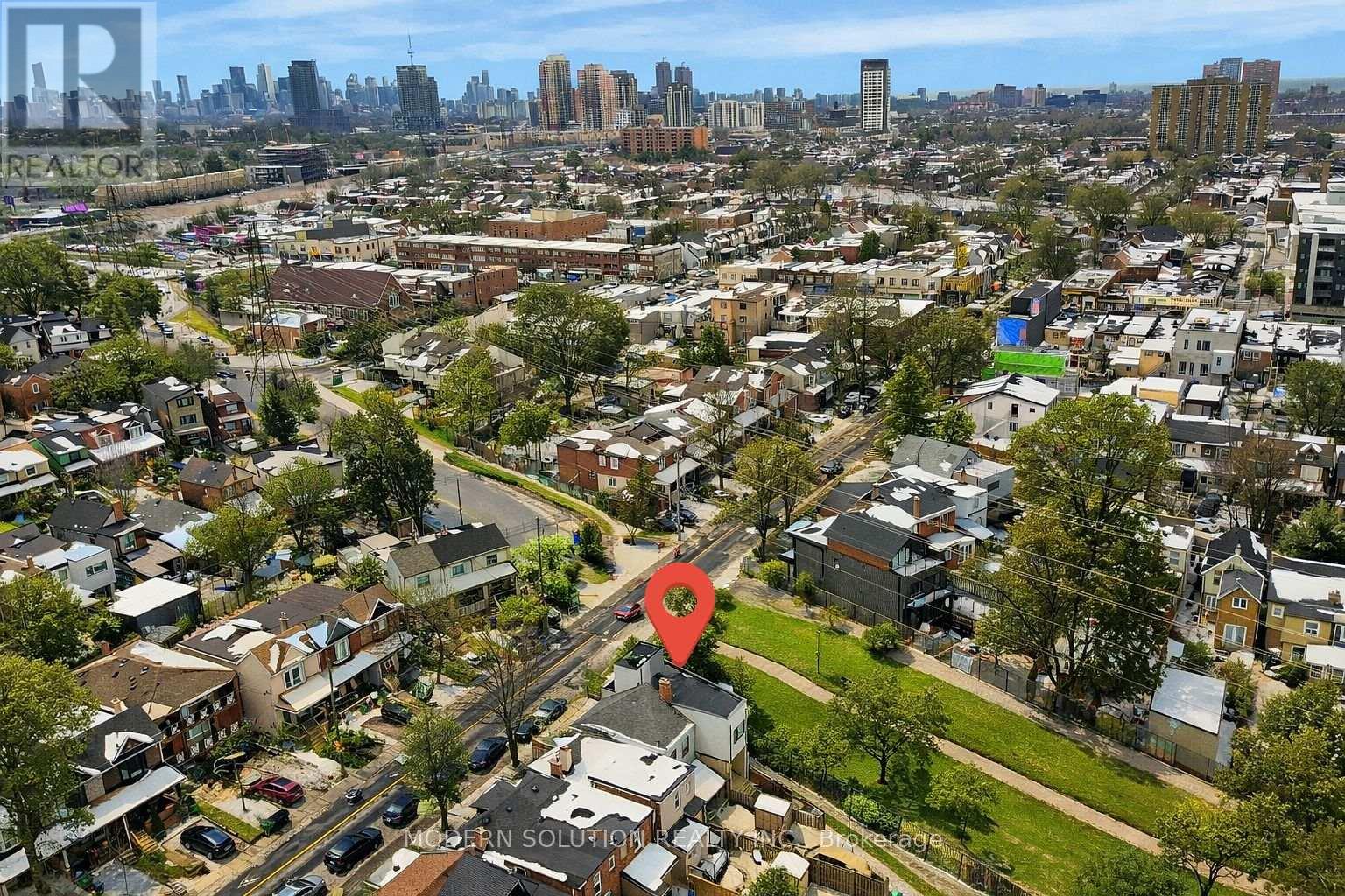 Lower - 66 Silverthorn Avenue, Toronto, Ontario  M6N 3J8 - Photo 2 - W12795628