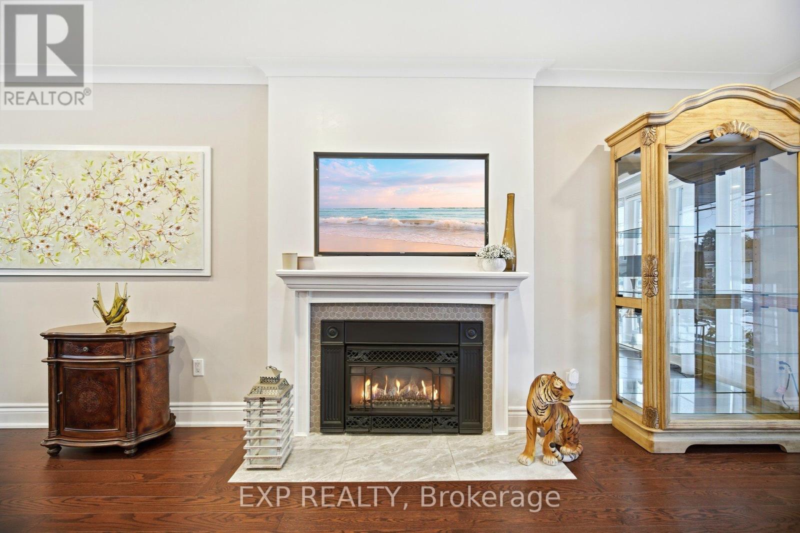 298 Edrich Court, Mississauga, Ontario  L5A 1R3 - Photo 13 - W12795630