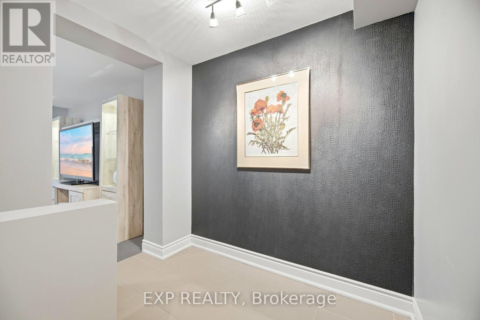 298 Edrich Court, Mississauga, Ontario  L5A 1R3 - Photo 23 - W12795630