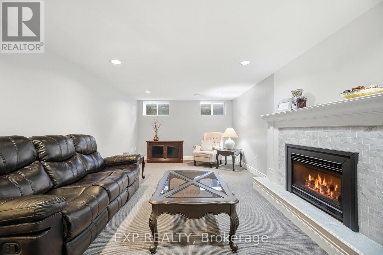 298 Edrich Court, Mississauga, Ontario  L5A 1R3 - Photo 25 - W12795630