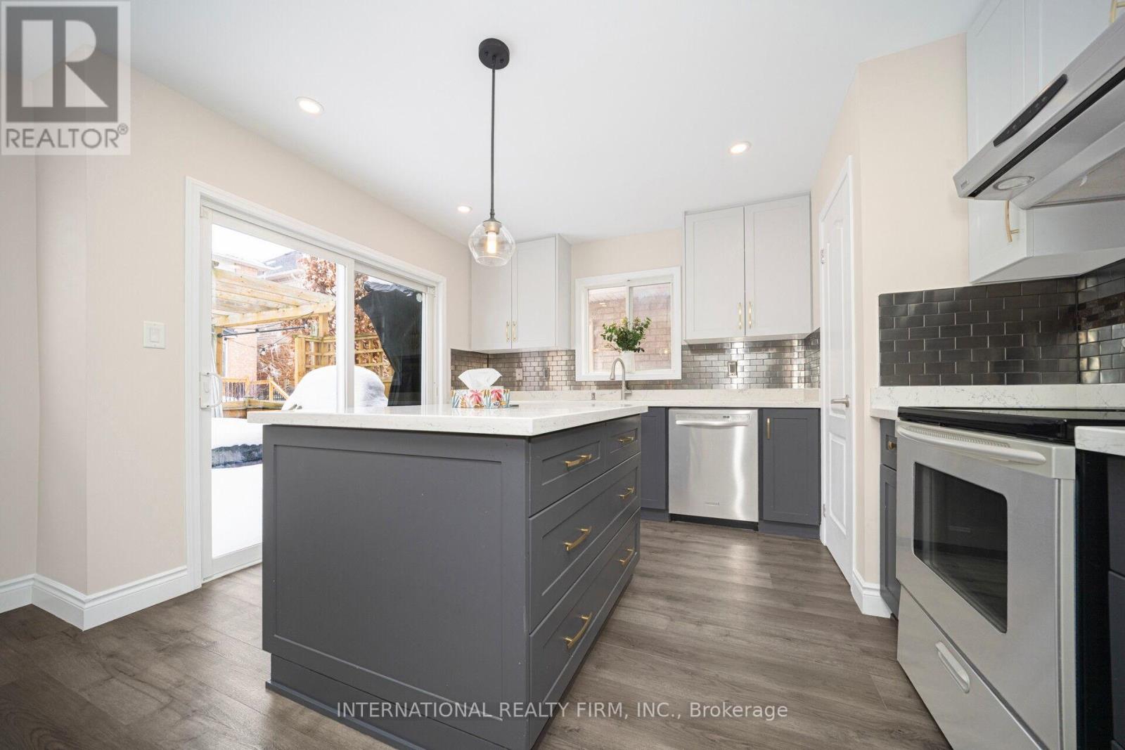 563 Hood Terrace, Milton, Ontario  L9T 0H2 - Photo 11 - W12795652