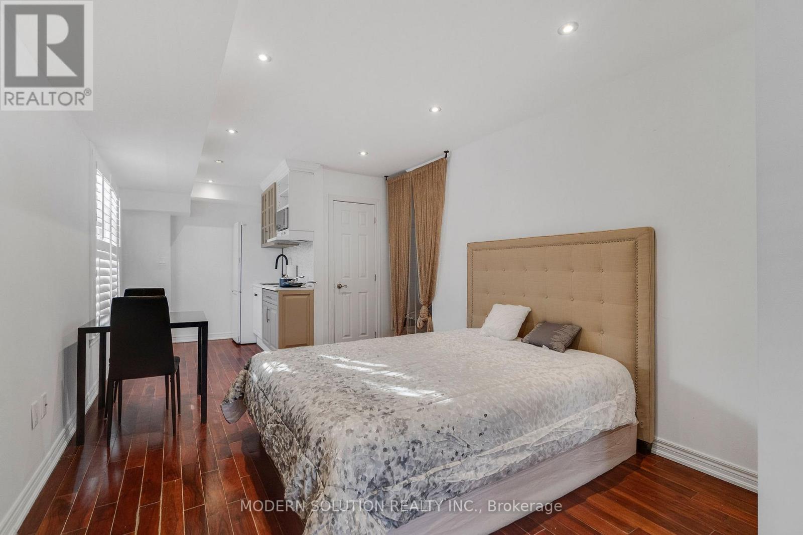 Unit 1 - 246 Prescott Avenue, Toronto, Ontario  M6N 3H1 - Photo 3 - W12795694