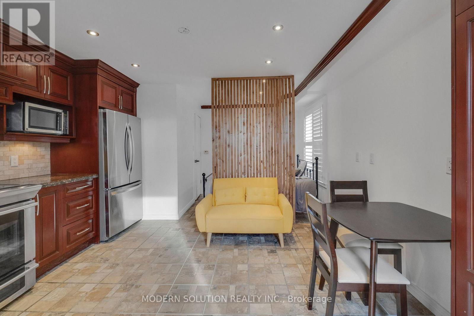 Unit 2 - 246 Prescott Avenue, Toronto, Ontario  M6N 3H1 - Photo 5 - W12795716