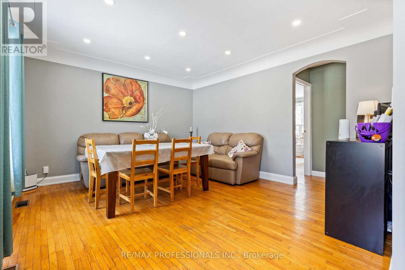 311 Bowman Street, Hamilton, Ontario  L8S 2V4 - Photo 4 - X12795684