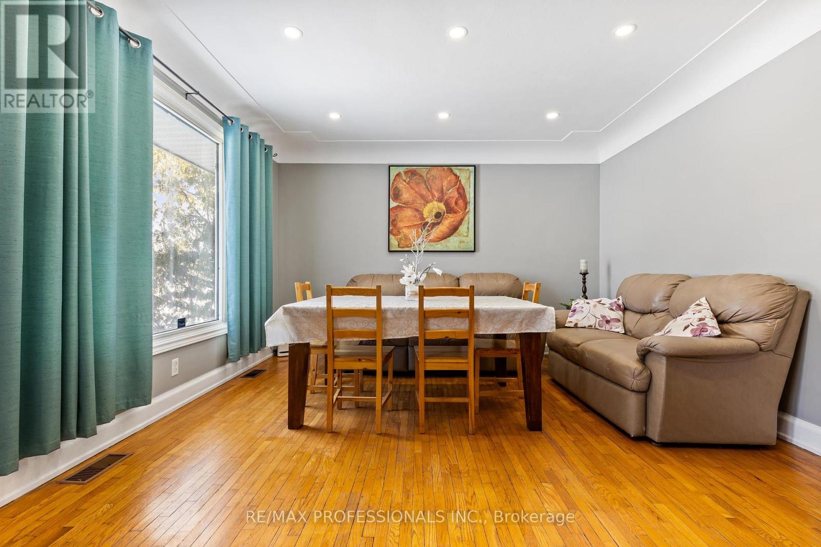 311 Bowman Street, Hamilton, Ontario  L8S 2V4 - Photo 5 - X12795684