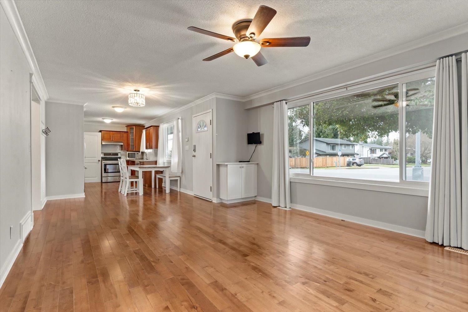 7626 Wren Street, Mission, British Columbia  V2V 3C3 - Photo 5 - R3090249