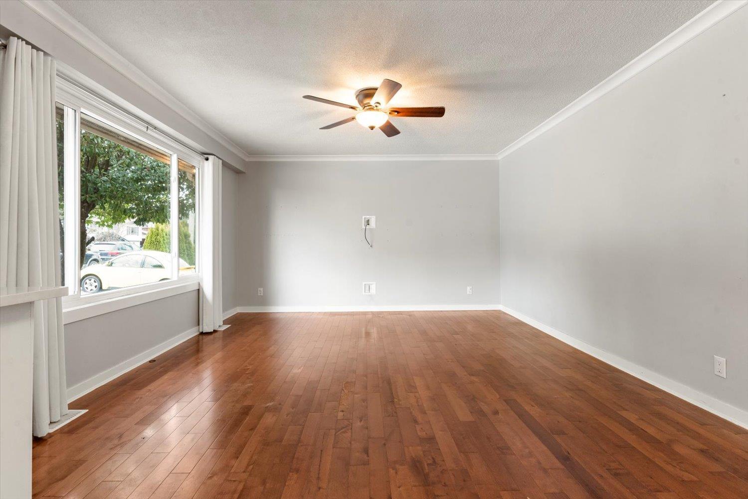 7626 Wren Street, Mission, British Columbia  V2V 3C3 - Photo 4 - R3090249