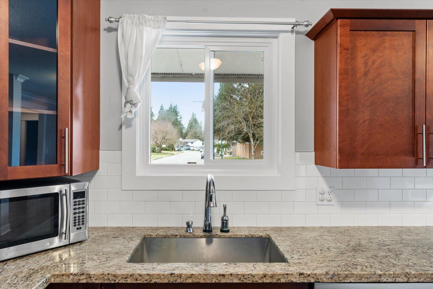 7626 Wren Street, Mission, British Columbia  V2V 3C3 - Photo 13 - R3090249