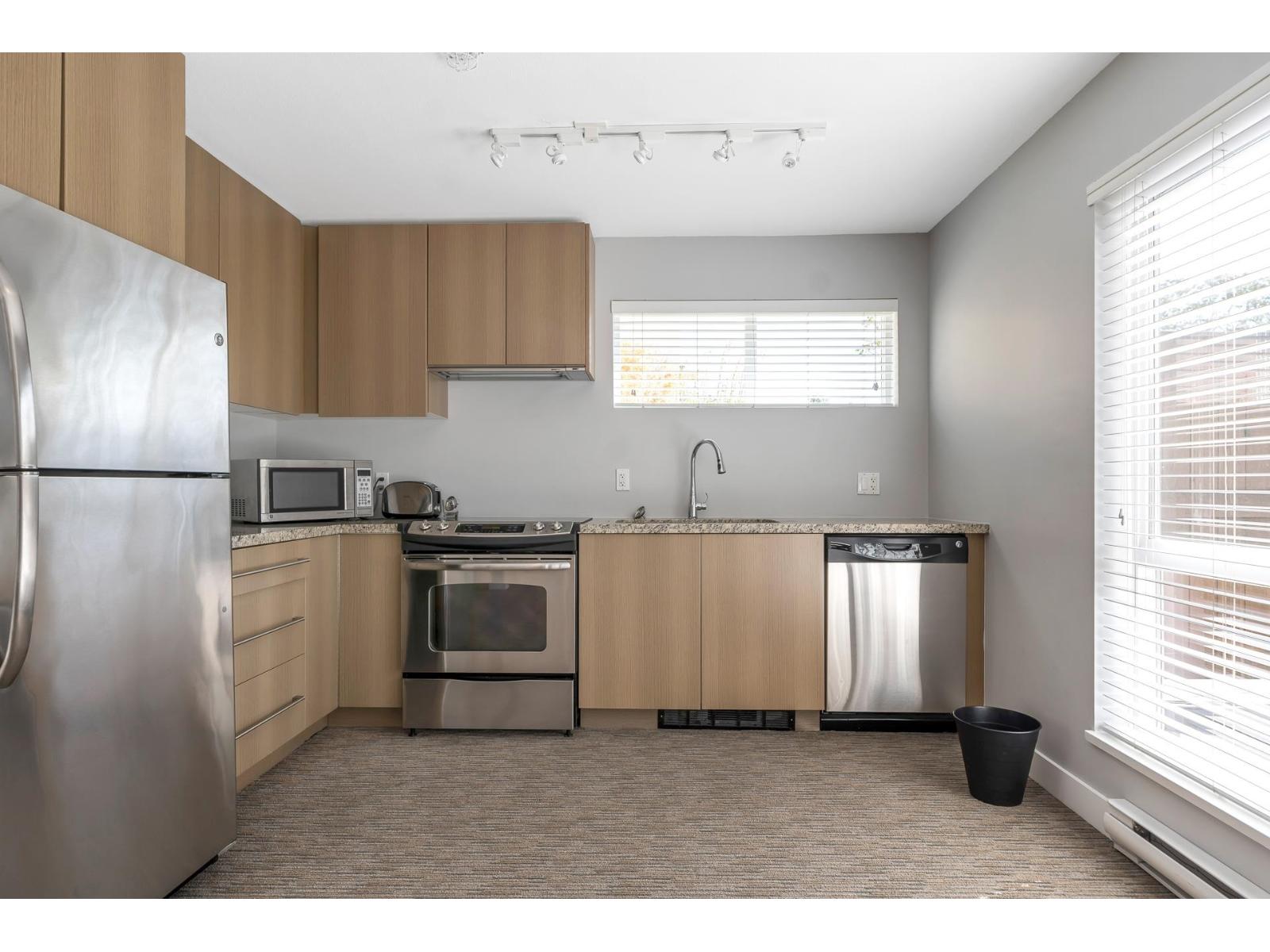 410 15735 Croydon Drive, Surrey, British Columbia V3Z 2L5 - Photo 16 - R3090490