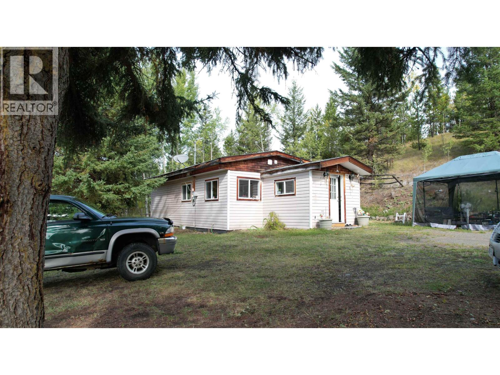 8043 83 Mile Road, Lone Butte, British Columbia  V0K 2E2 - Photo 9 - R3090776