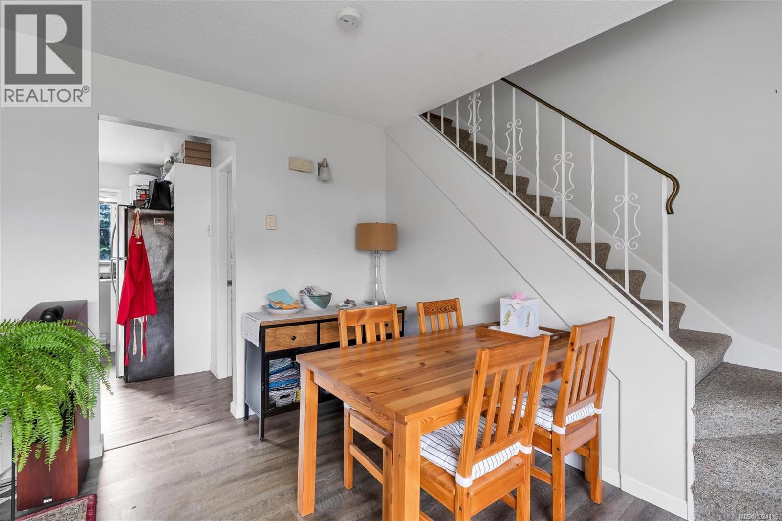 1725/1727 Ashdale Pl, Saanich, British Columbia  V8N 1P1 - Photo 11 - 1024119