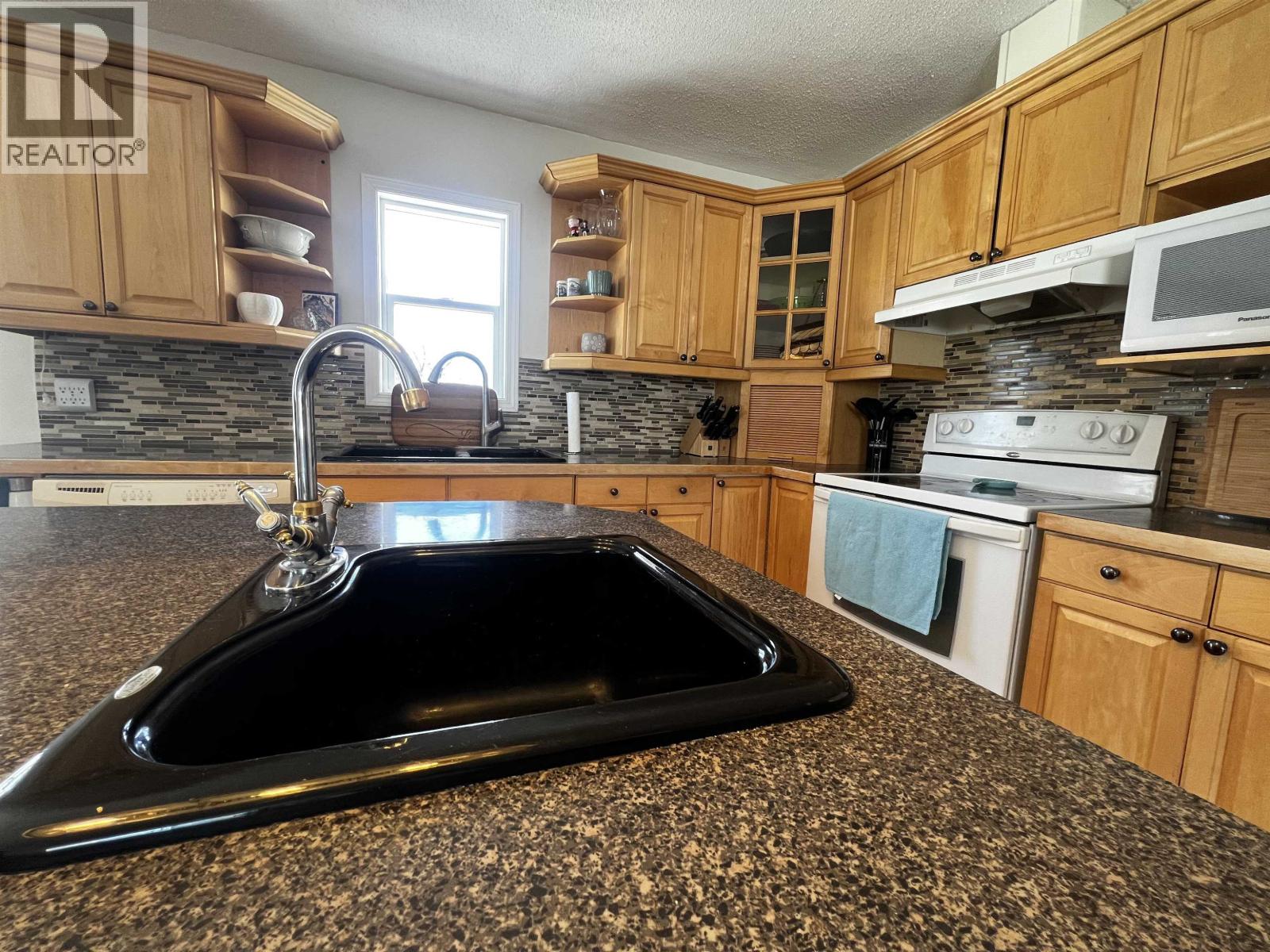 194 Taluk Crescent, Fraser Lake, British Columbia  V0J 1S0 - Photo 6 - R3090727