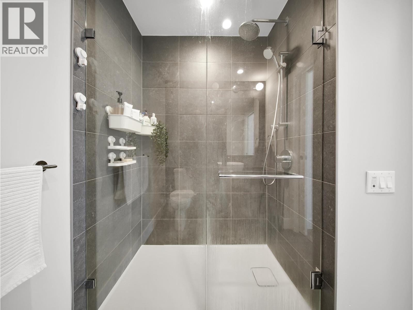 404 2375 Emery Court, North Vancouver, British Columbia  V7J 0E8 - Photo 15 - R3090696