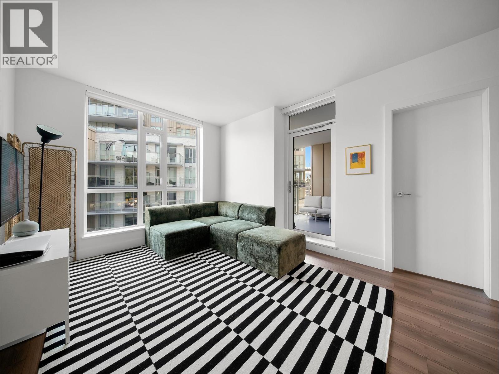 404 2375 Emery Court, North Vancouver, British Columbia  V7J 0E8 - Photo 2 - R3090696