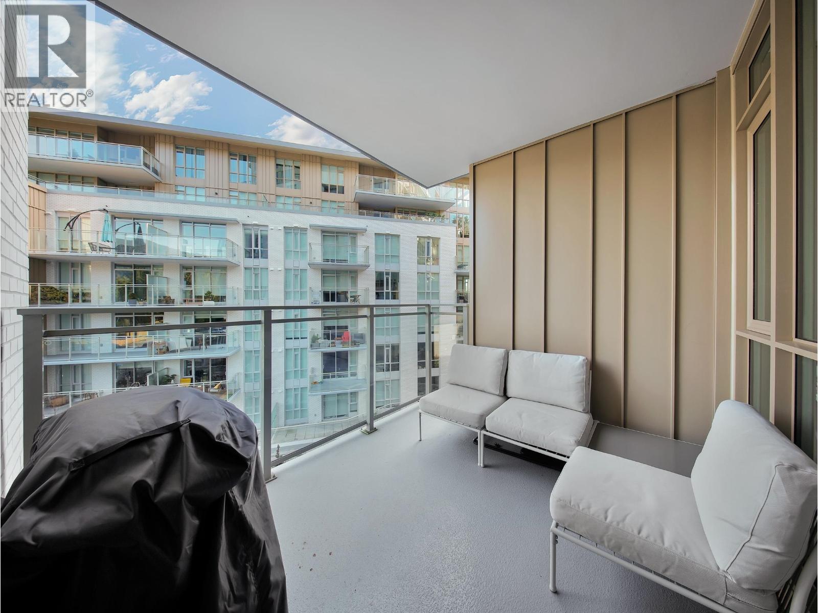 404 2375 Emery Court, North Vancouver, British Columbia  V7J 0E8 - Photo 9 - R3090696