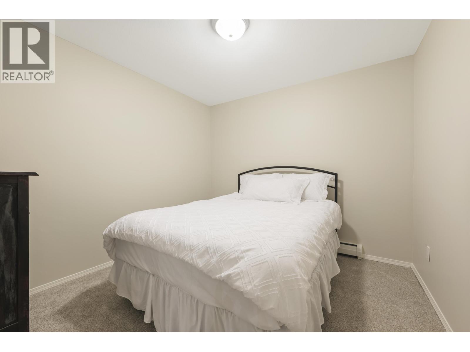 4721 Village Drive, Burnaby, British Columbia  V5G 4V7 - Photo 19 - R3090710