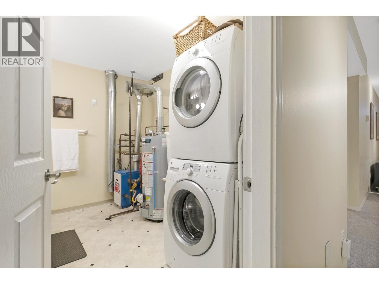 4721 Village Drive, Burnaby, British Columbia  V5G 4V7 - Photo 20 - R3090710