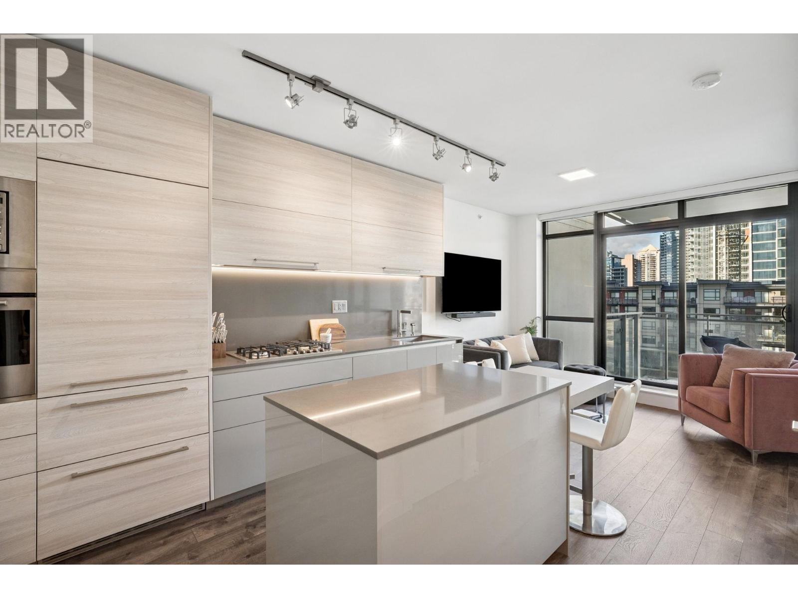 802 4488 Juneau Street, Burnaby, British Columbia  V5C 0M4 - Photo 3 - R3090718