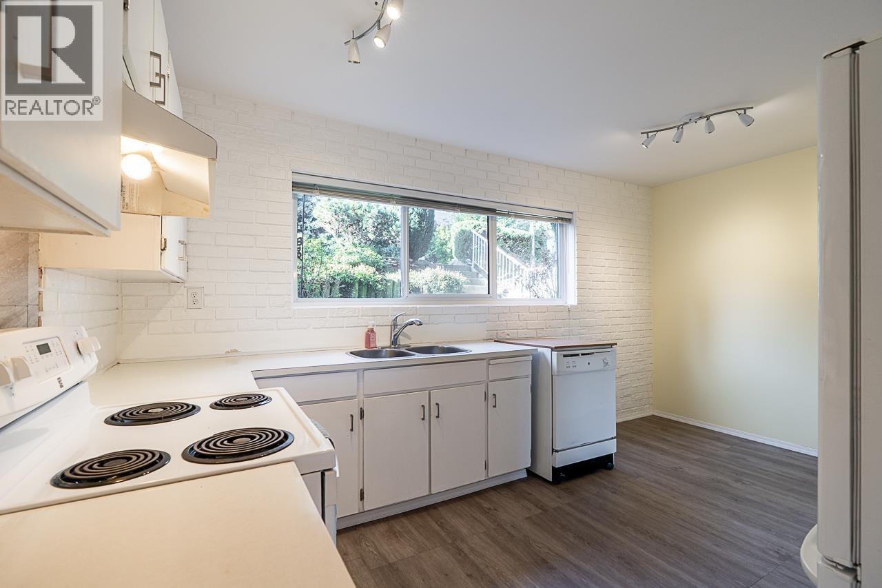 1031 Cecile Drive, Port Moody, British Columbia  V3H 1M5 - Photo 12 - R3090740