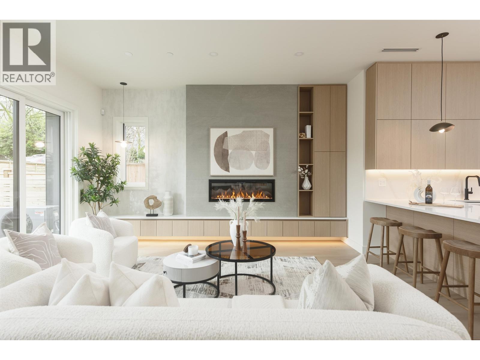 1 735 E 10th Avenue, Vancouver, British Columbia  V5T 2A8 - Photo 1 - R3090744