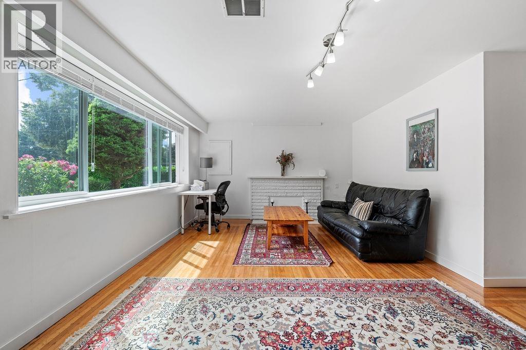 535 Holdom Avenue, Burnaby, British Columbia  V5B 3V3 - Photo 27 - R3090735