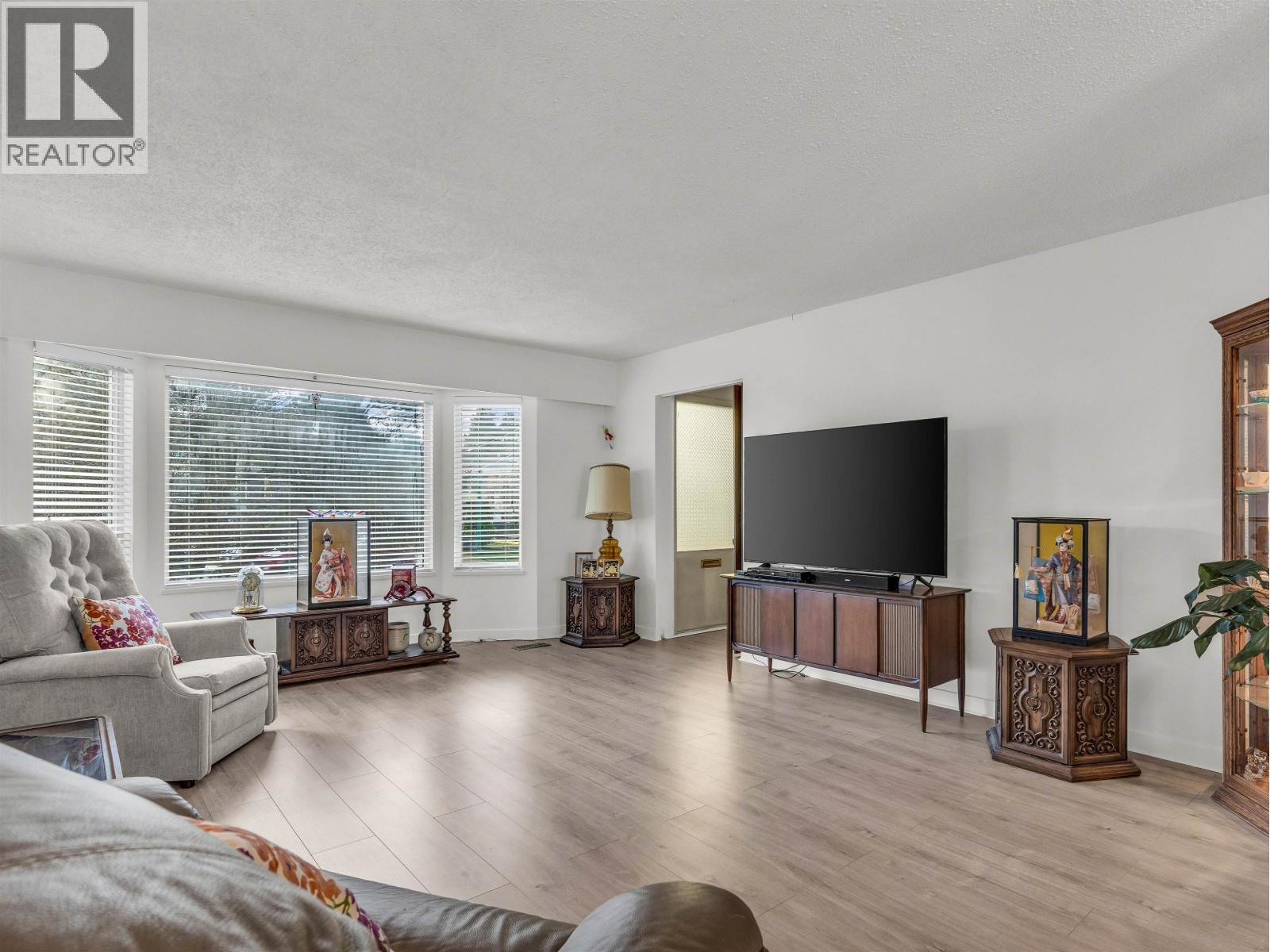 6870 6th Street, Burnaby, British Columbia  V5E 3T1 - Photo 6 - R3081164