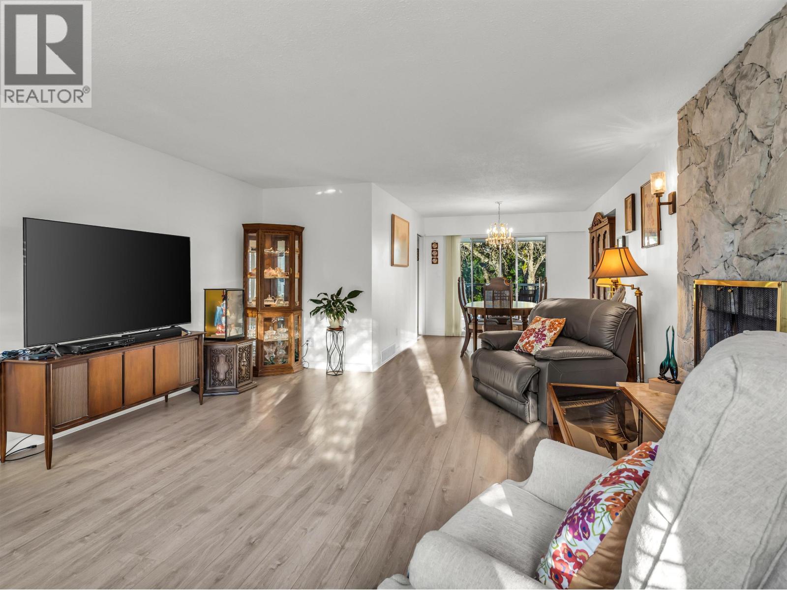 6870 6th Street, Burnaby, British Columbia  V5E 3T1 - Photo 4 - R3081164