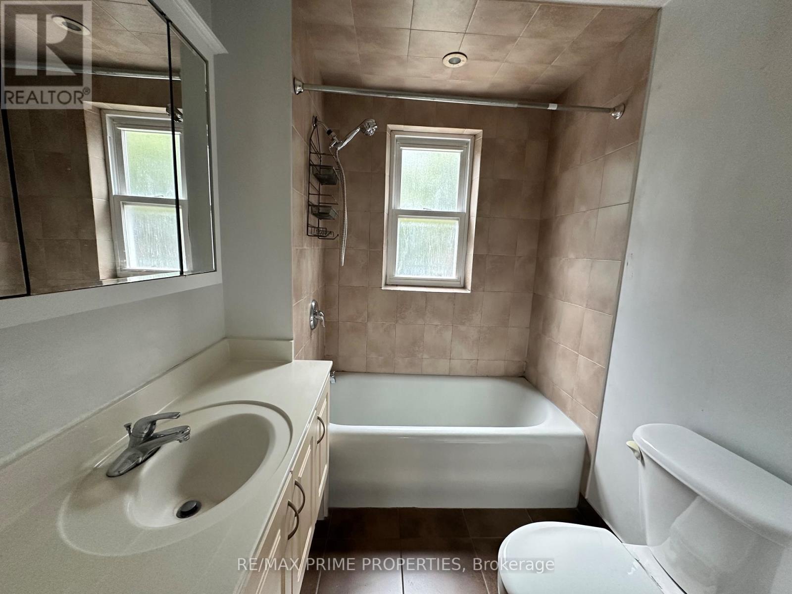 Main - 168 Highbourne Road, Toronto, Ontario  M5P 2J7 - Photo 17 - C12795760