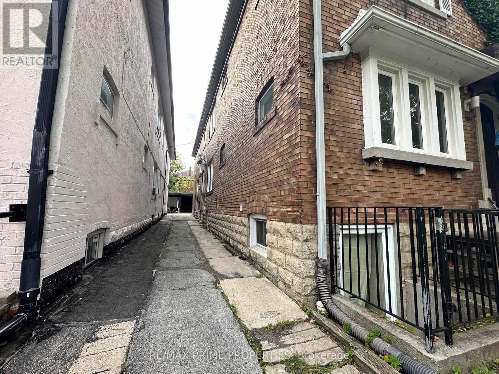 Main - 168 Highbourne Road, Toronto, Ontario  M5P 2J7 - Photo 20 - C12795760