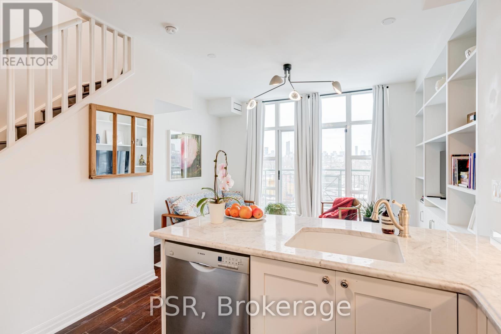 602 - 901 Queen Street W, Toronto, Ontario  M6J 3X4 - Photo 2 - C12795774