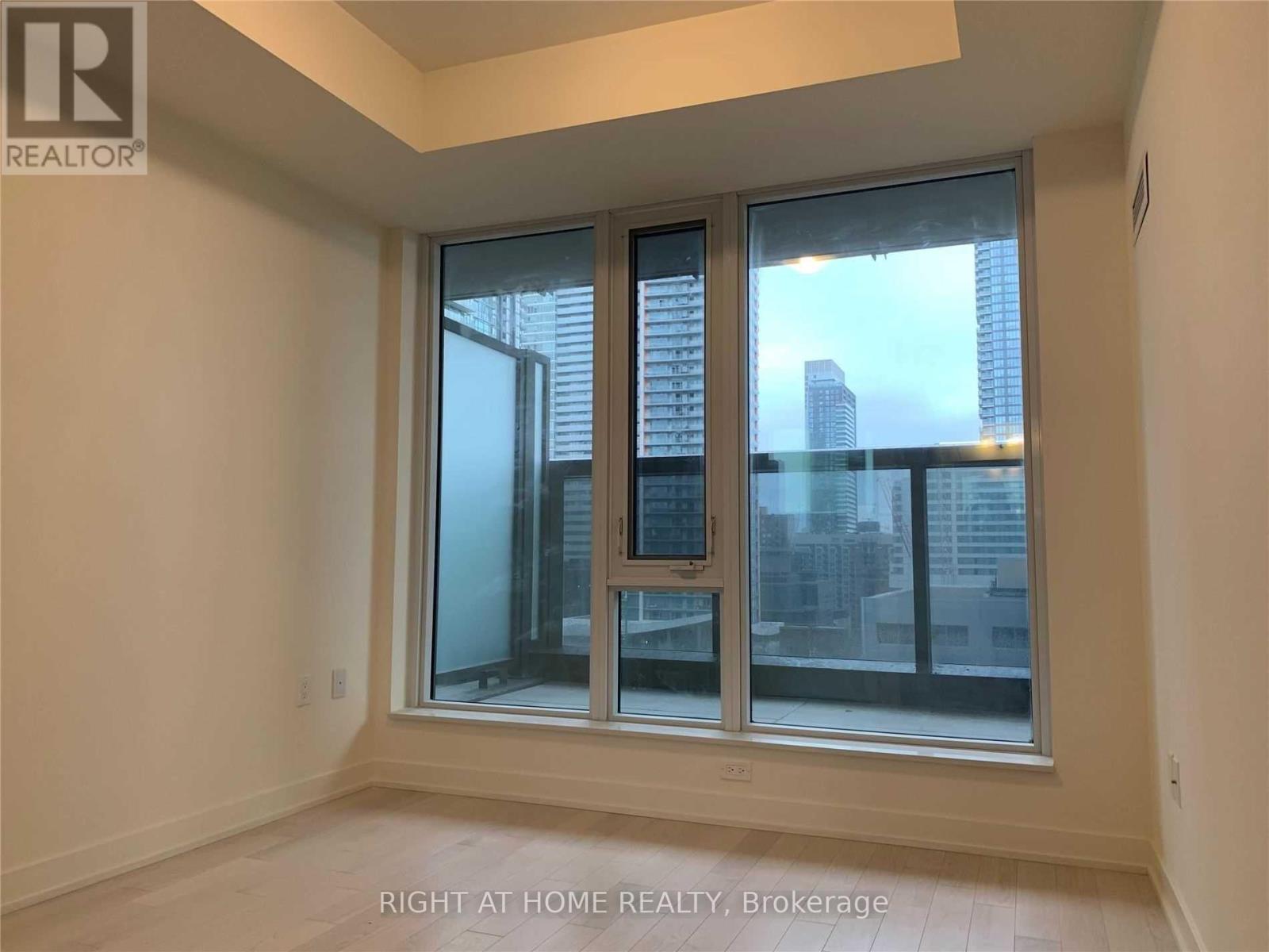 1501 - 330 Richmond Street W, Toronto, Ontario  M5V 1X2 - Photo 9 - C12795776