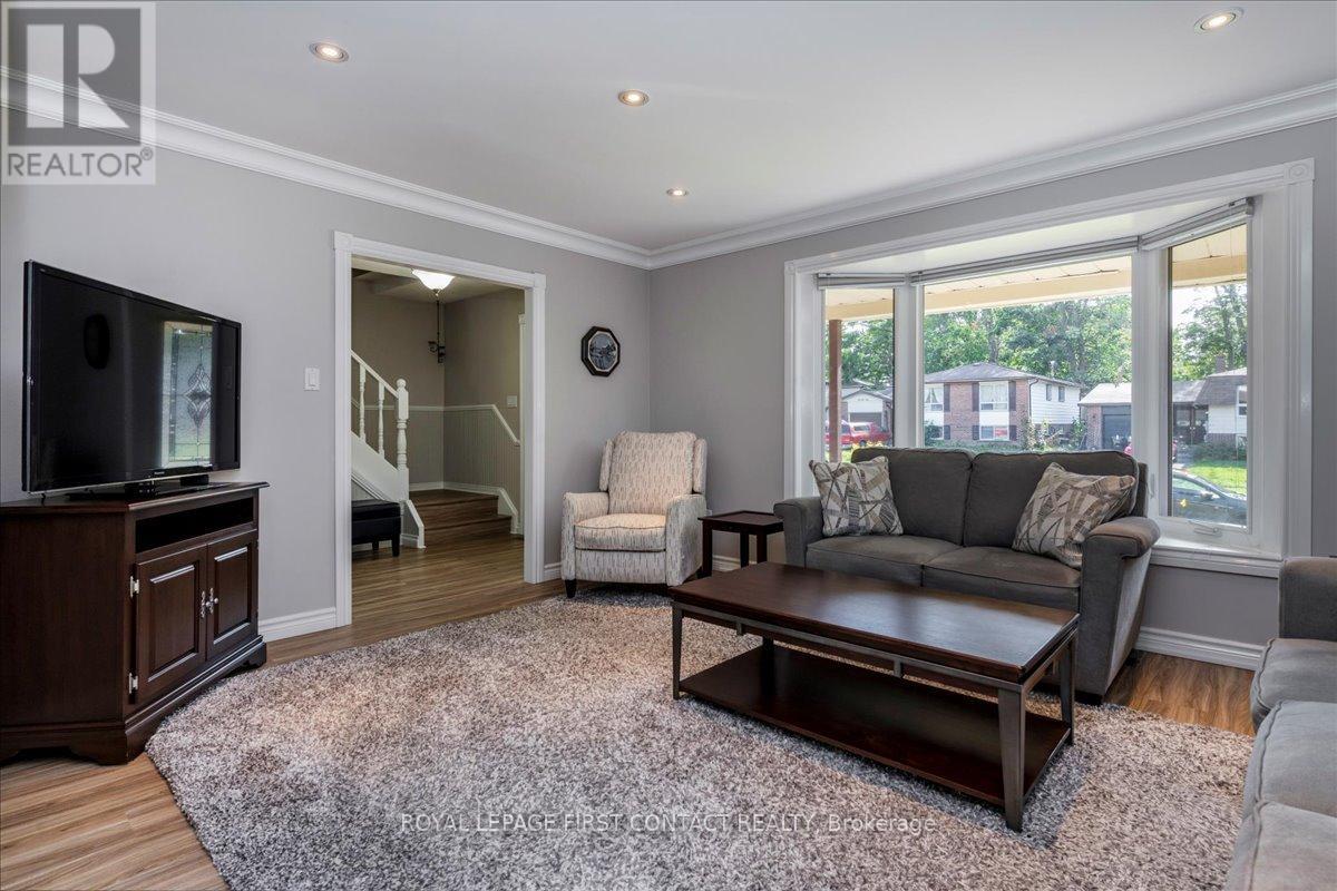 23 Virgilwood Crescent, Barrie (Cundles East), Ontario L4M 4X6 - Photo 4 - S12795752