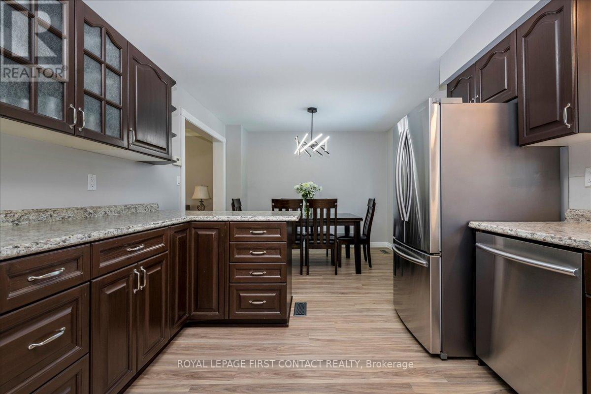 23 Virgilwood Crescent, Barrie (Cundles East), Ontario L4M 4X6 - Photo 8 - S12795752