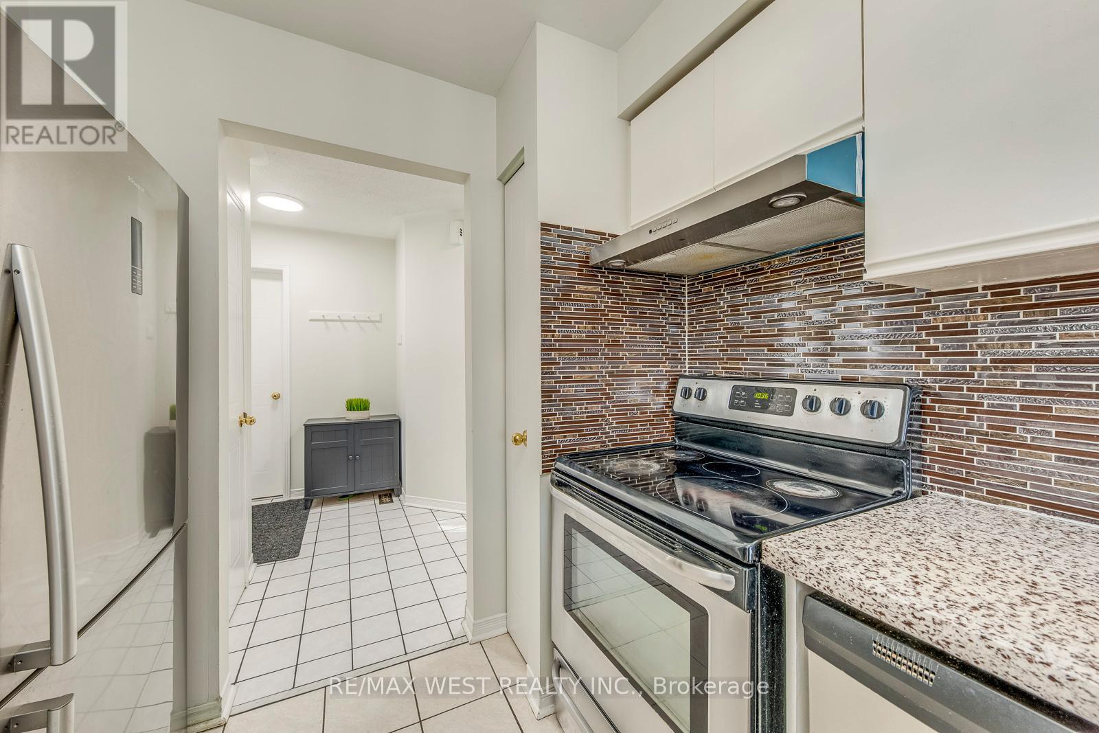 153 - 99 Bristol Road E, Mississauga, Ontario  L4Z 3P4 - Photo 17 - W12795740