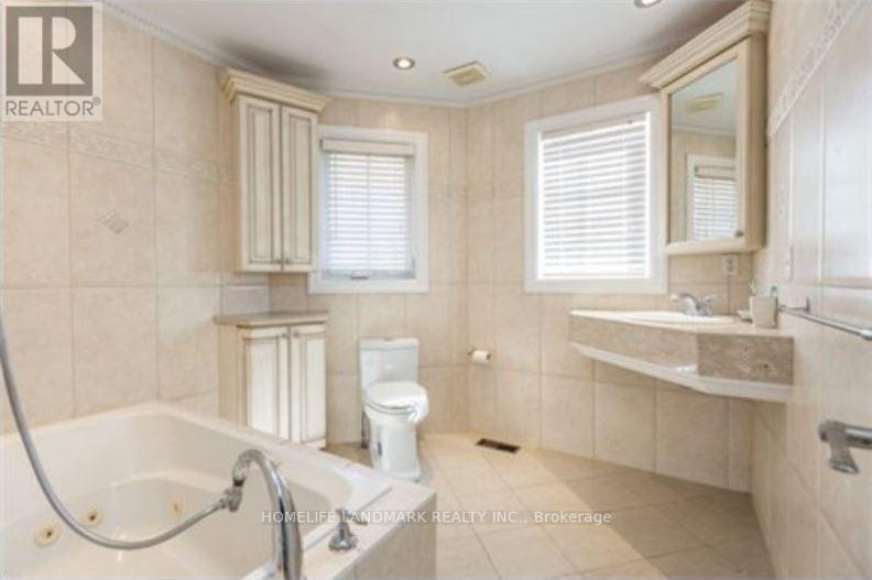 5291 Thornwood Drive, Mississauga, Ontario  L4Z 3J3 - Photo 12 - W12795758