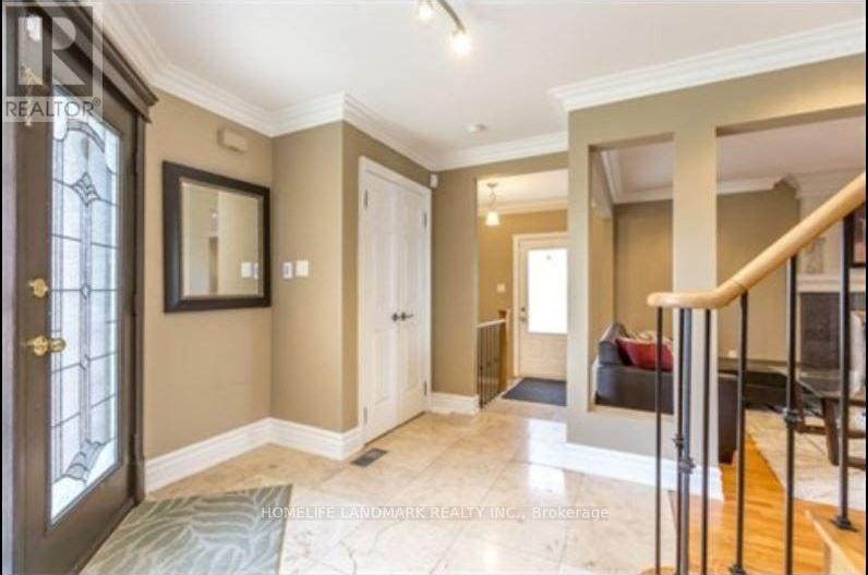 5291 Thornwood Drive, Mississauga, Ontario  L4Z 3J3 - Photo 2 - W12795758