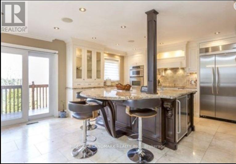 5291 Thornwood Drive, Mississauga, Ontario  L4Z 3J3 - Photo 5 - W12795758