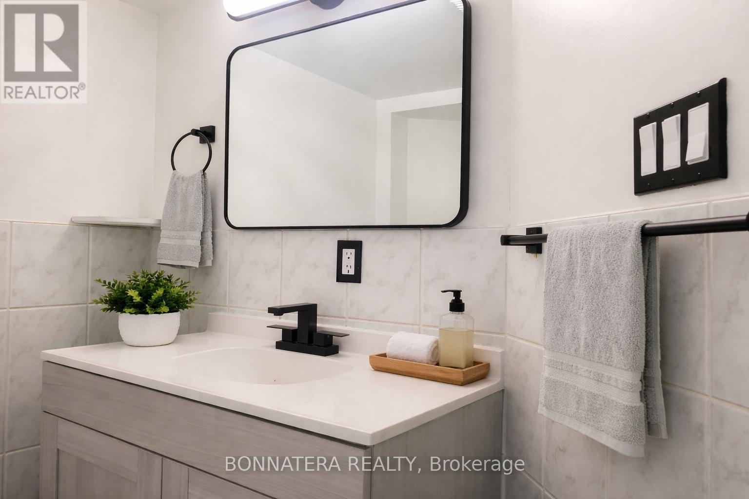 6175 Ford Road, Mississauga, Ontario  L5V 1X2 - Photo 7 - W12795764