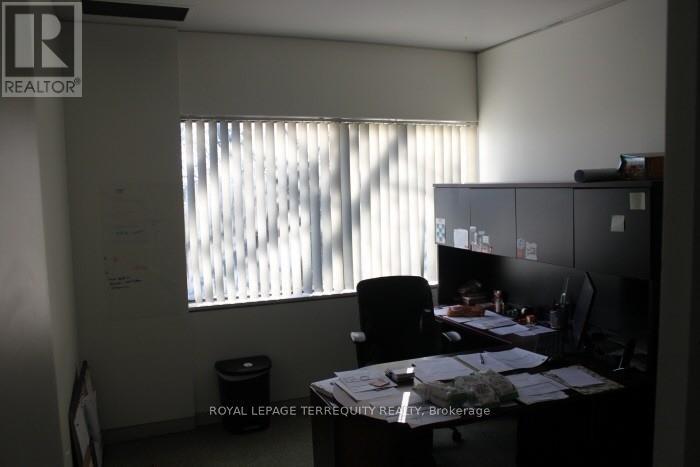 2475 Tedlo Street, Mississauga, Ontario  L5A 4A8 - Photo 4 - W12795792