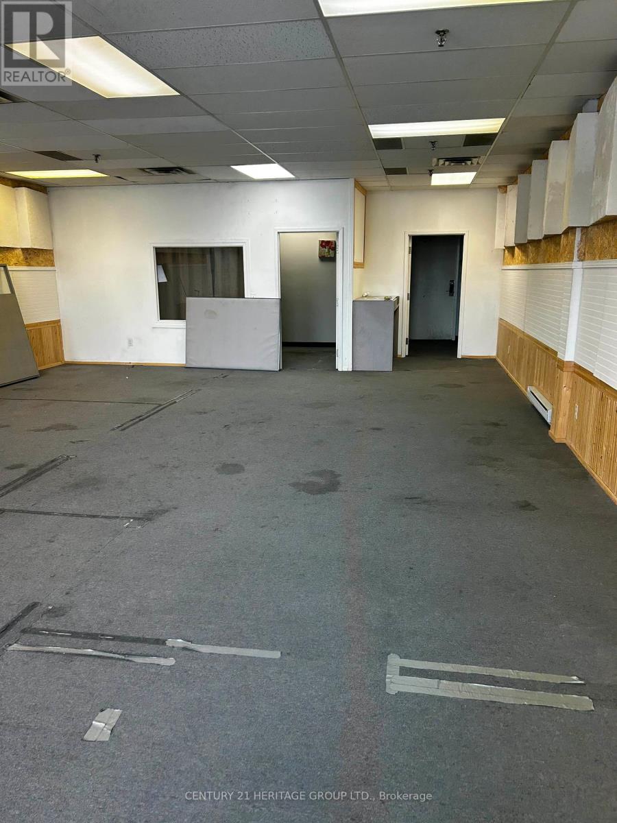 209 - 4544 Dufferin Street W, Toronto (York University Heights), Ontario  M3H 5X2 - Photo 2 - W12795796