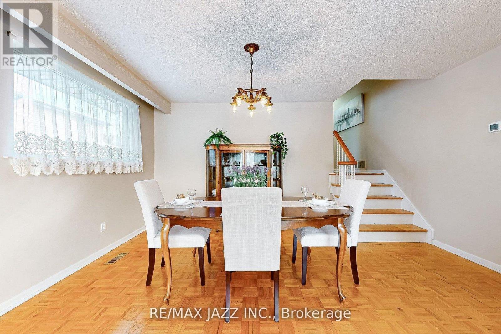 5 Dingley Court, Ajax, Ontario  L1S 6B5 - Photo 11 - E12795872