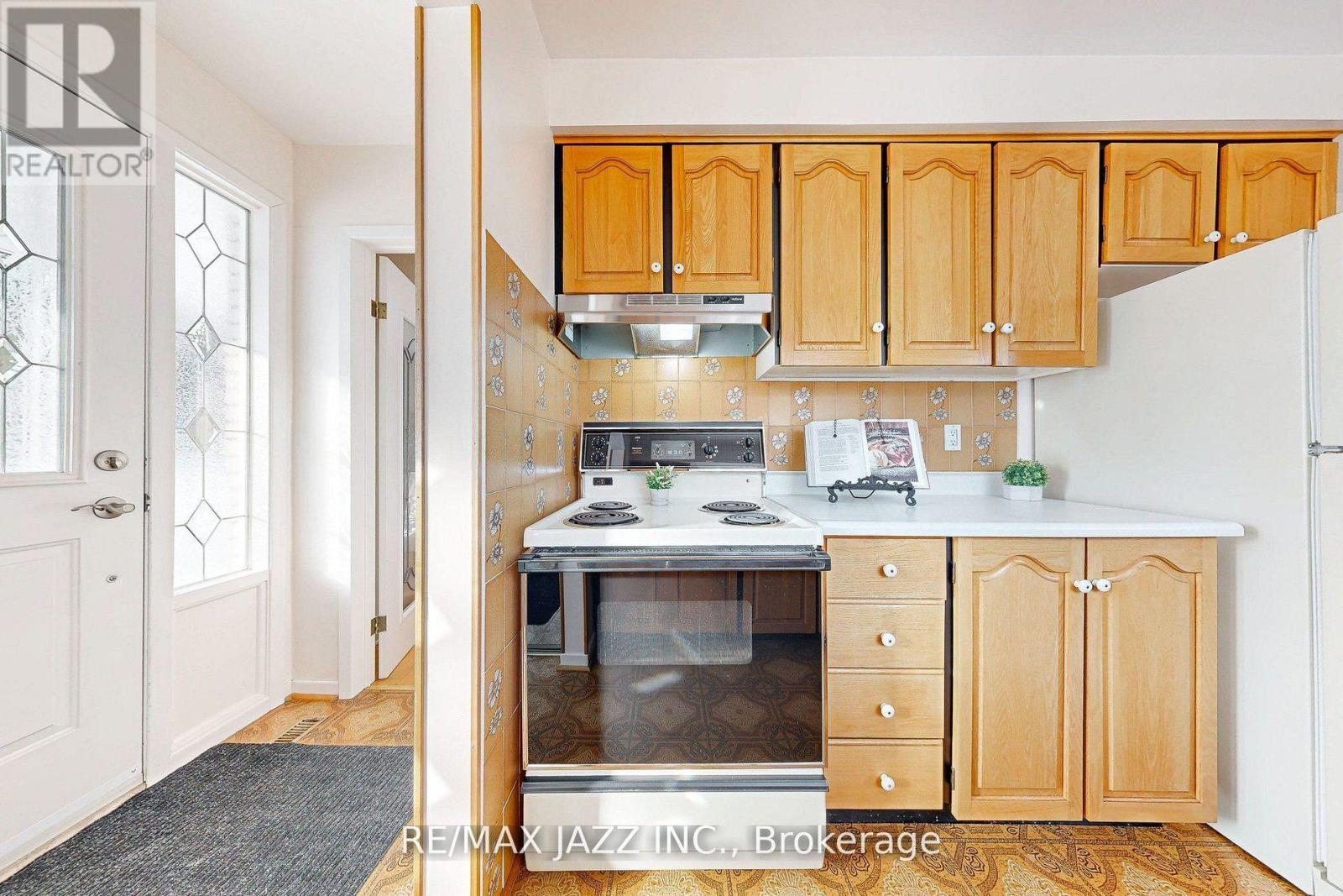 5 Dingley Court, Ajax, Ontario  L1S 6B5 - Photo 12 - E12795872