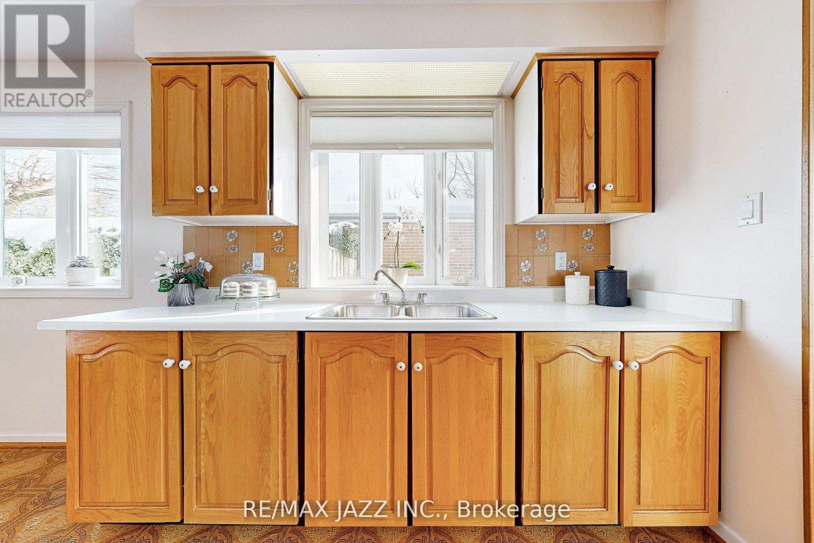 5 Dingley Court, Ajax, Ontario  L1S 6B5 - Photo 15 - E12795872