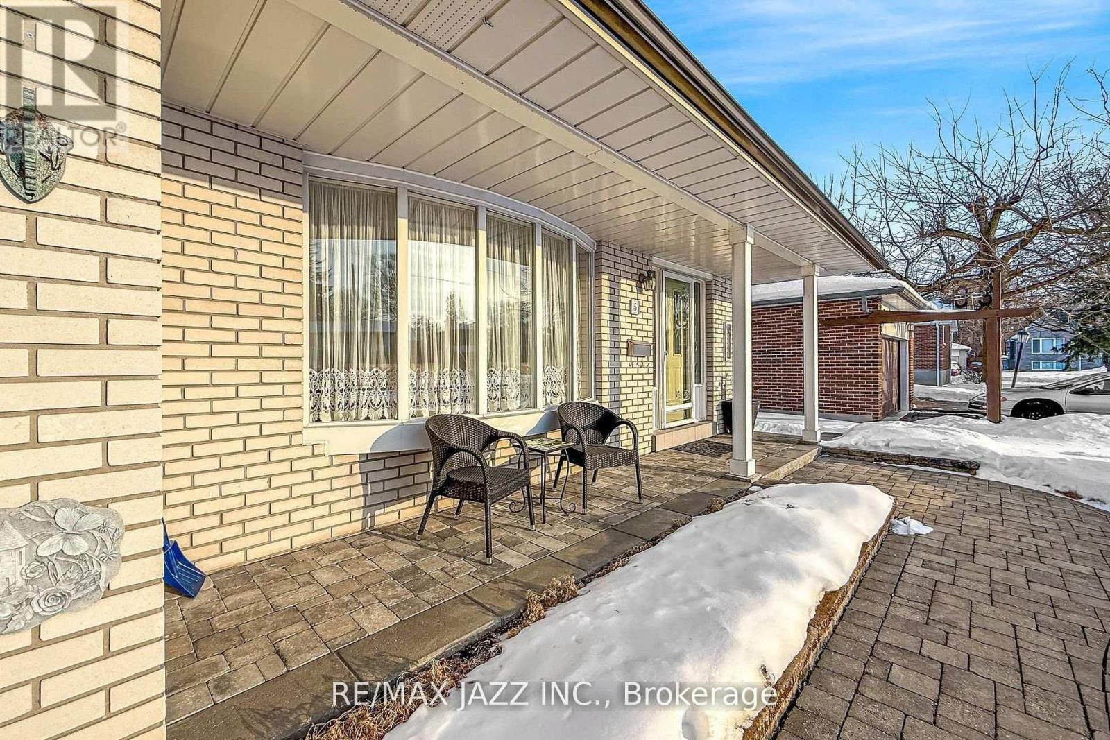 5 Dingley Court, Ajax, Ontario  L1S 6B5 - Photo 4 - E12795872