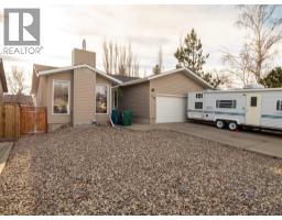 146 Oxford Road W, Lethbridge, Alberta