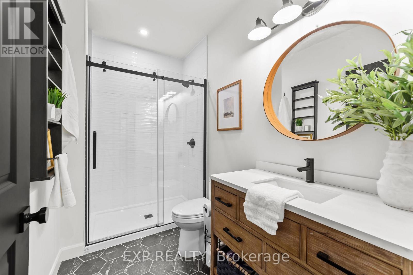 100 Field Street, Lambton Shores, Ontario  N0N 1J0 - Photo 12 - X12795860