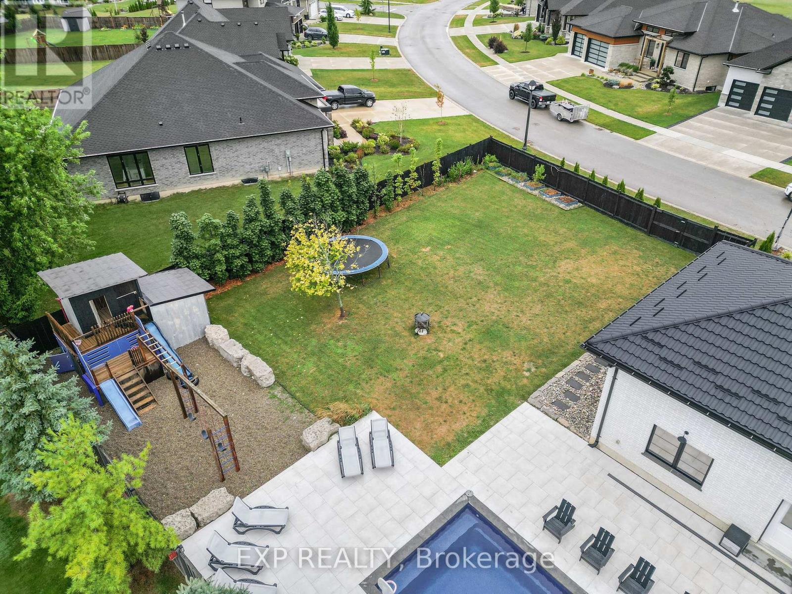 100 Field Street, Lambton Shores, Ontario  N0N 1J0 - Photo 48 - X12795860