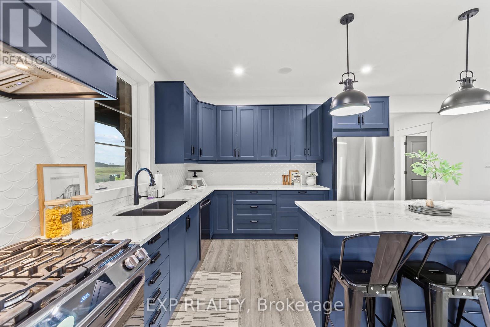 100 Field Street, Lambton Shores, Ontario  N0N 1J0 - Photo 8 - X12795860