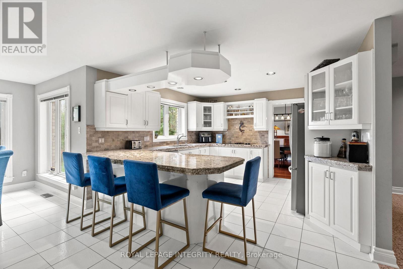 6 Marchbrook Circle, Ottawa, Ontario  K2W 1A1 - Photo 17 - X12795804